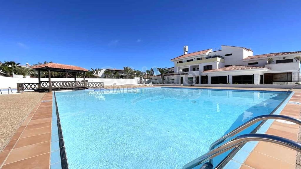 2 soveværelse Lejlighed til salg i Parque Holandes med swimmingpool - € 269.000 (Ref: 9618860)