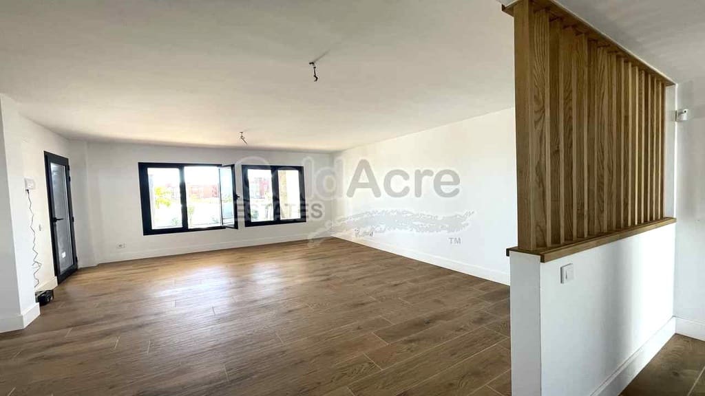 3 bedroom Apartment for sale in Corralejo with pool - € 305,000 (Ref: 9730165)