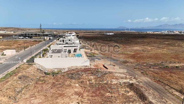 Mark till salu i Corralejo, La Oliva - 249 000 € (Ref: 9730166)