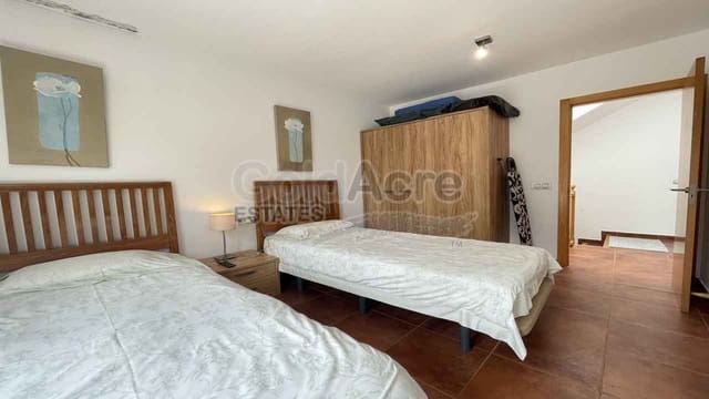 3 slaapkamer Villa te koop in Corralejo, La Oliva met zwembad - € 469.000 (Ref: 9730168)