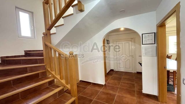 3 sypialnia Willa na sprzedaż w Corralejo, La Oliva z basenem garażem - 469 000 € (Ref: 9730168)