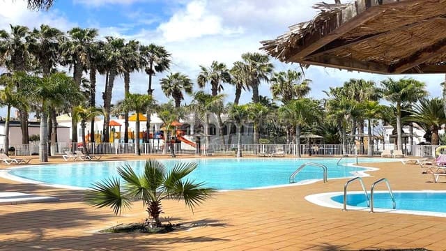 1 soveværelse Lejlighed til salg i Corralejo, La Oliva med swimmingpool - € 189.000 (Ref: 9730415)