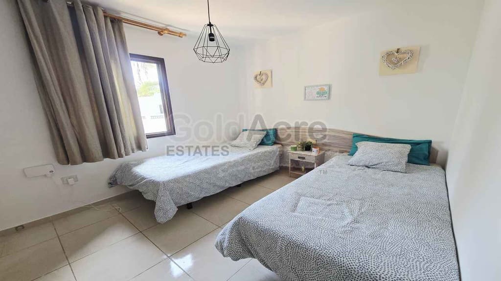 1 bedroom Apartment for sale in Corralejo with pool - € 189,000 (Ref: 9730415)