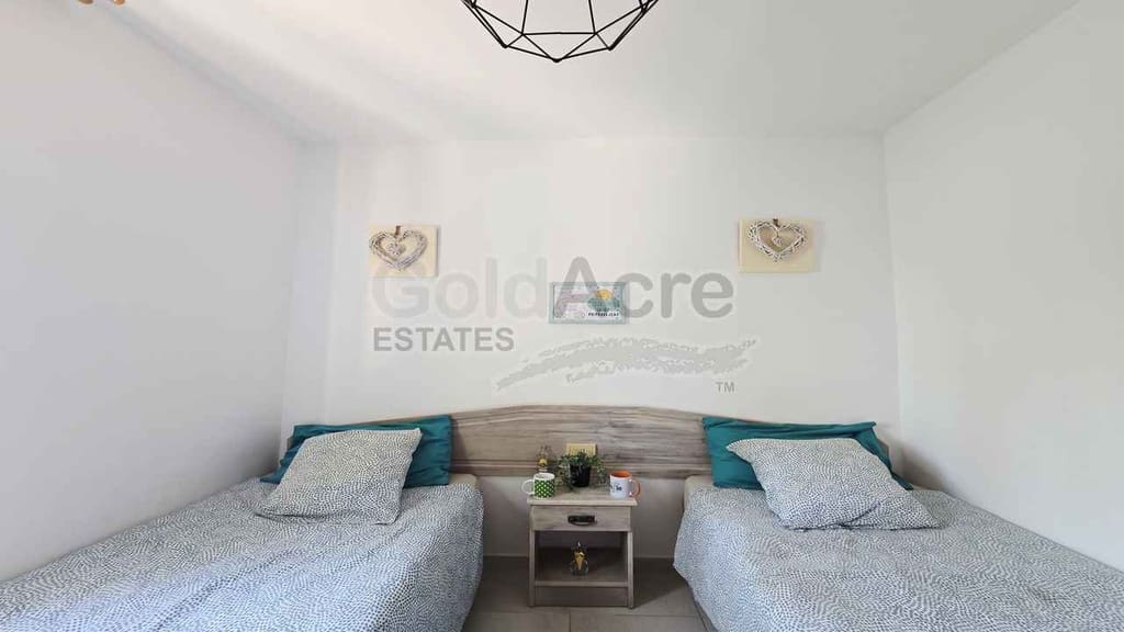1 bedroom Apartment for sale in Corralejo with pool - € 189,000 (Ref: 9730415)