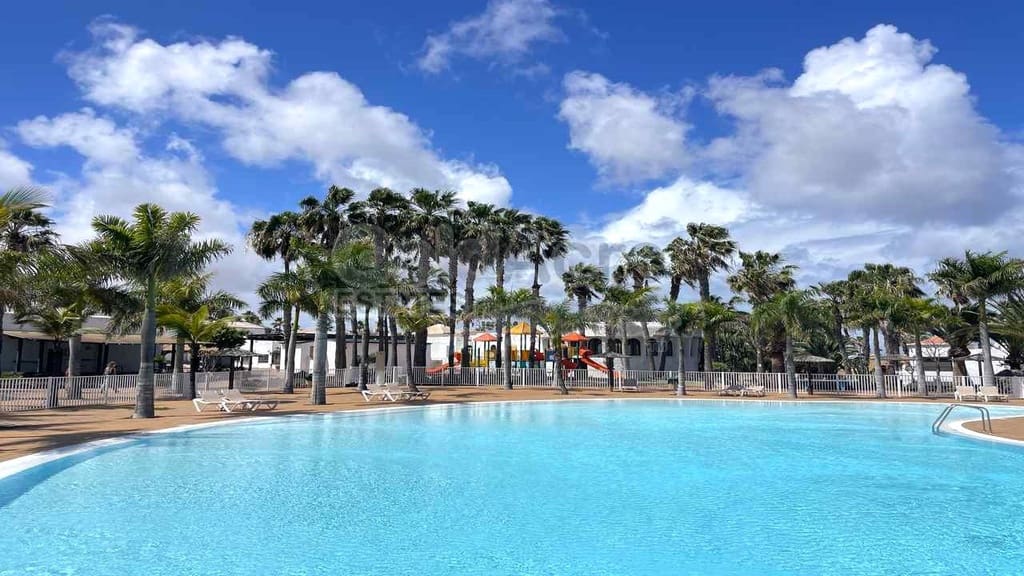 1 bedroom Apartment for sale in Corralejo with pool - € 189,000 (Ref: 9730415)