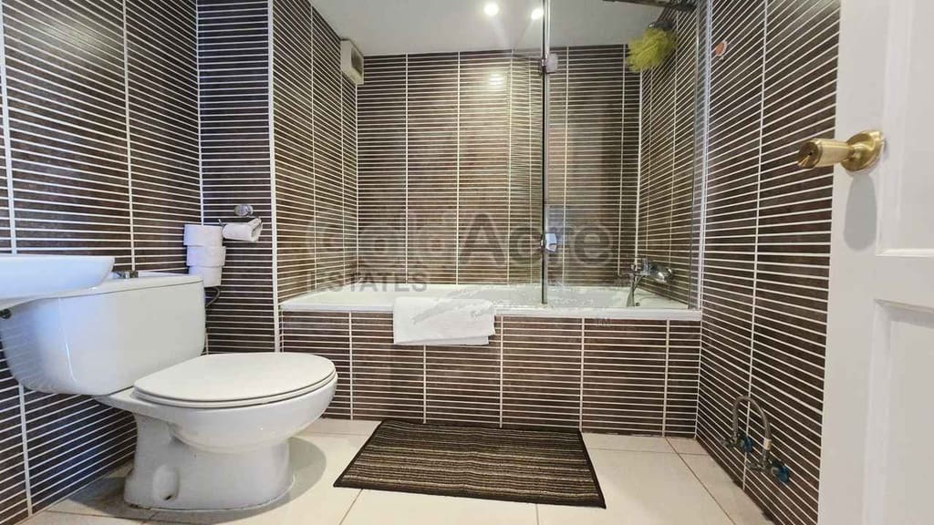 1 bedroom Apartment for sale in Corralejo with pool - € 189,000 (Ref: 9730415)