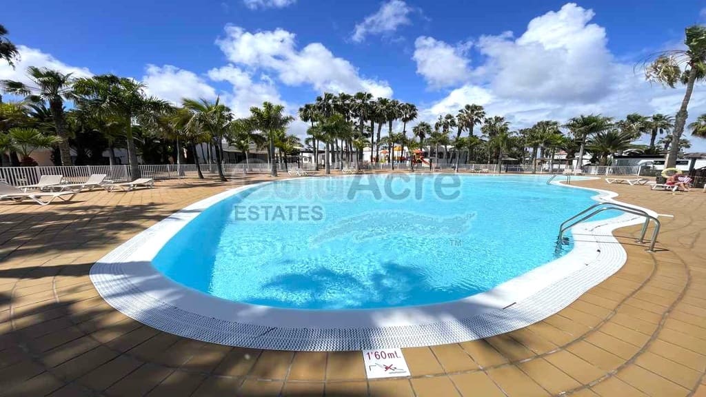 1 bedroom Apartment for sale in Corralejo with pool - € 189,000 (Ref: 9730415)