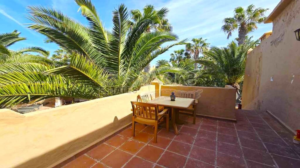 1 bedroom Apartment for sale in Corralejo with pool - € 189,000 (Ref: 9730415)