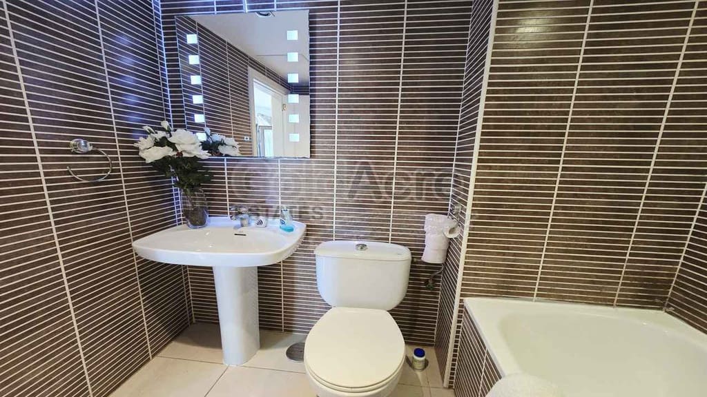 1 bedroom Apartment for sale in Corralejo with pool - € 189,000 (Ref: 9730415)