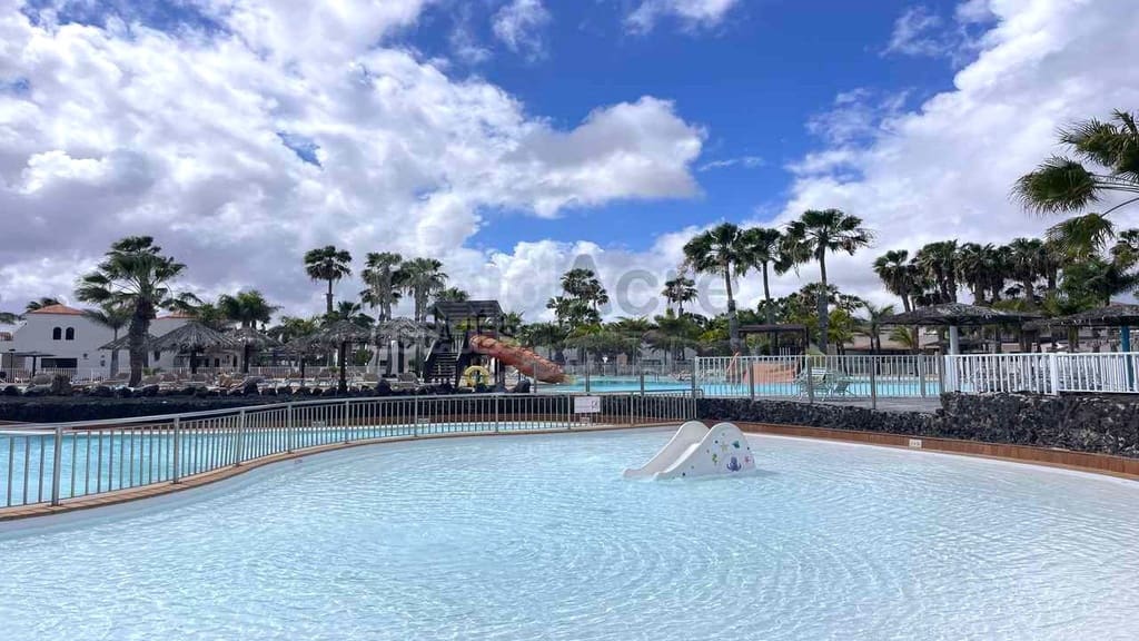 1 bedroom Apartment for sale in Corralejo with pool - € 189,000 (Ref: 9730415)