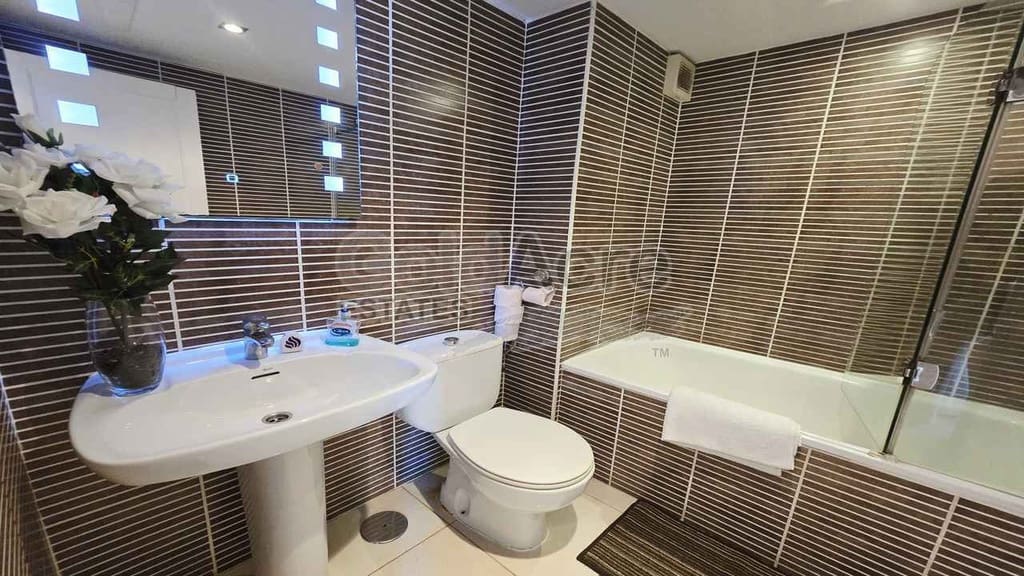 1 bedroom Apartment for sale in Corralejo with pool - € 189,000 (Ref: 9730415)