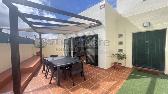 3 soveværelse Villa til salg i Corralejo, La Oliva med swimmingpool - € 470.000 (Ref: 9730416)