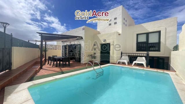 Chalet de 3 habitaciones en Corralejo, La Oliva en venta con piscina garaje - 460.000 € (Ref: 9730416)
