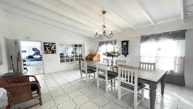 3 bedroom Villa for sale in Parque Holandés, La Oliva with garage - € 625,000 (Ref: 9730417)