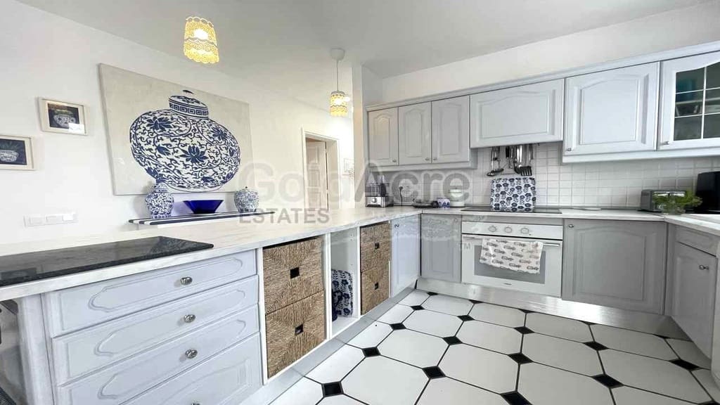3 quarto Moradia para venda em Parque Holandes com garagem - 625 000 € (Ref: 9730417)