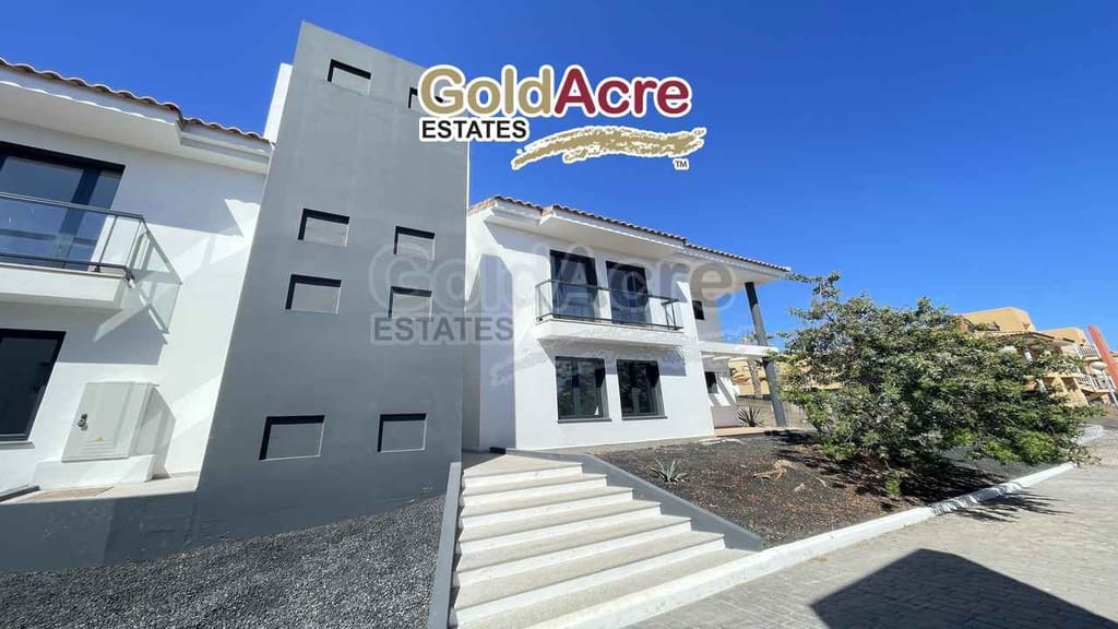 2 bedroom Apartment for sale in Corralejo with pool - € 249,000 (Ref: 9731551)