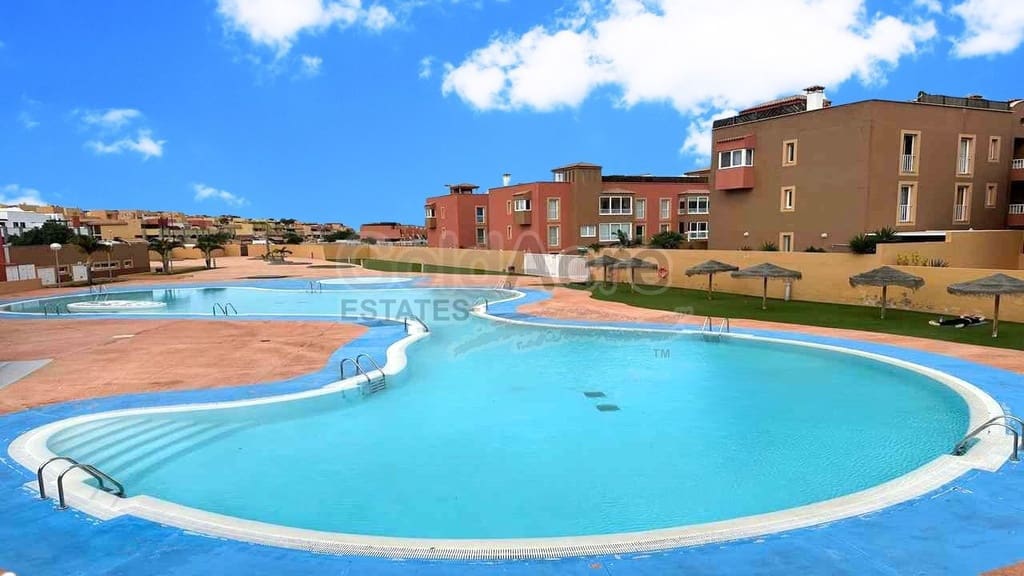 Apartment for sale in Corralejo with pool - € 159,000 (Ref: 9731552)