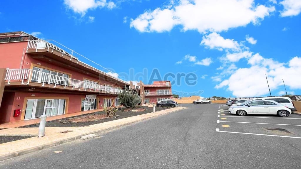 Apartment for sale in Corralejo with pool - € 159,000 (Ref: 9731552)