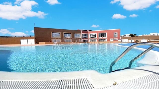 Lejlighed til salg i Corralejo, La Oliva med swimmingpool - € 159.000 (Ref: 9731552)
