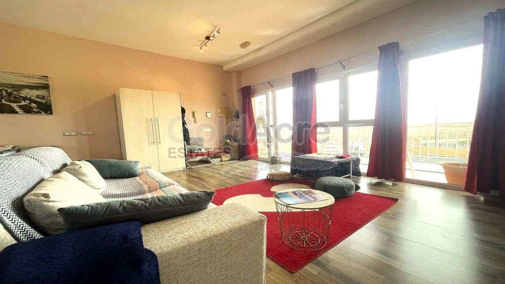 Apartment for sale in Corralejo with pool - € 159,000 (Ref: 9731552)