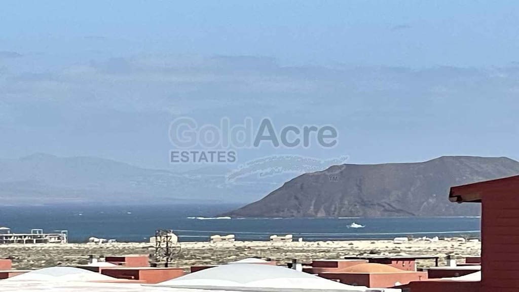 Apartment for sale in Corralejo with pool - € 159,000 (Ref: 9731552)