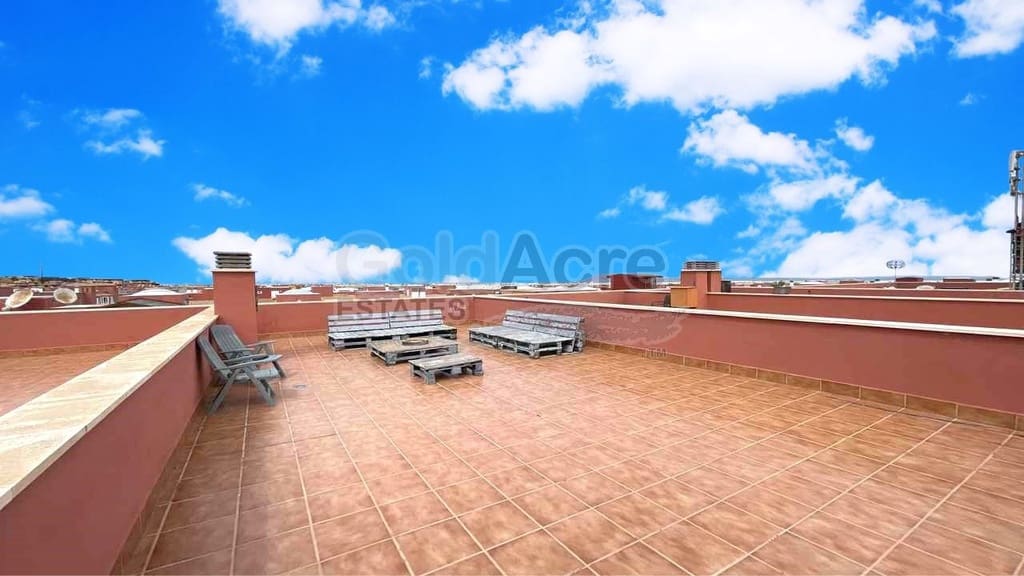 Apartment for sale in Corralejo with pool - € 159,000 (Ref: 9731552)