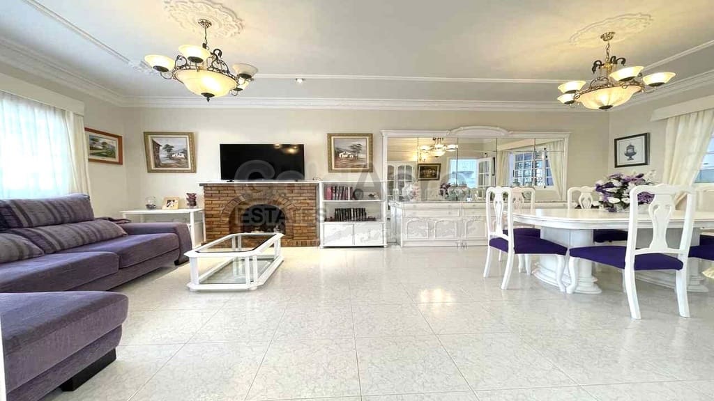 Chalet de 3 habitaciones en Corralejo en venta con piscina garaje - 849.000 € (Ref: 9733372)