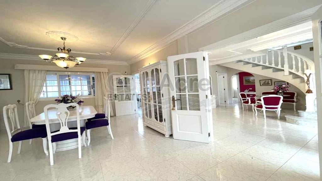 Chalet de 3 habitaciones en Corralejo en venta con piscina garaje - 849.000 € (Ref: 9733372)