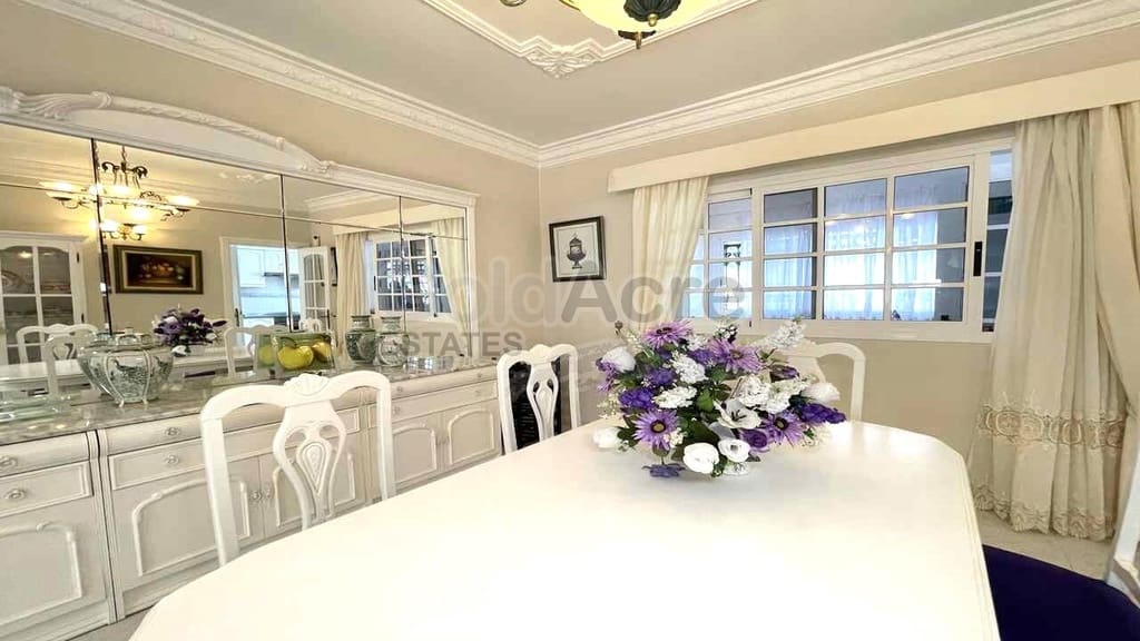 Chalet de 3 habitaciones en Corralejo en venta con piscina garaje - 849.000 € (Ref: 9733372)
