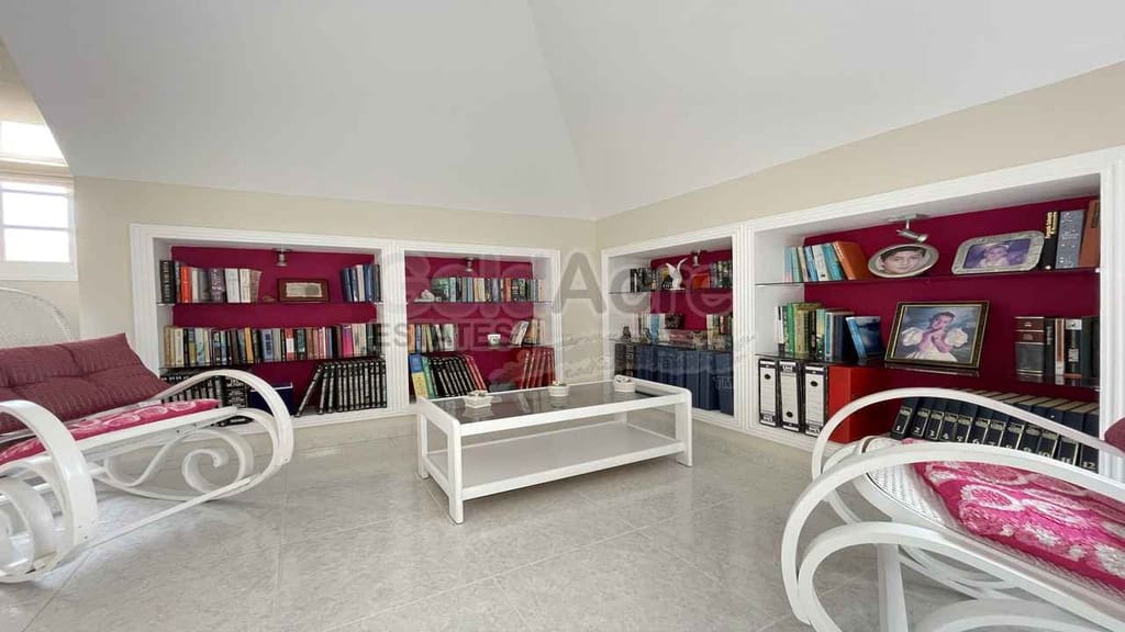 Chalet de 3 habitaciones en Corralejo en venta con piscina garaje - 849.000 € (Ref: 9733372)