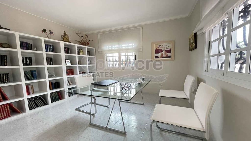 Chalet de 3 habitaciones en Corralejo en venta con piscina garaje - 849.000 € (Ref: 9733372)