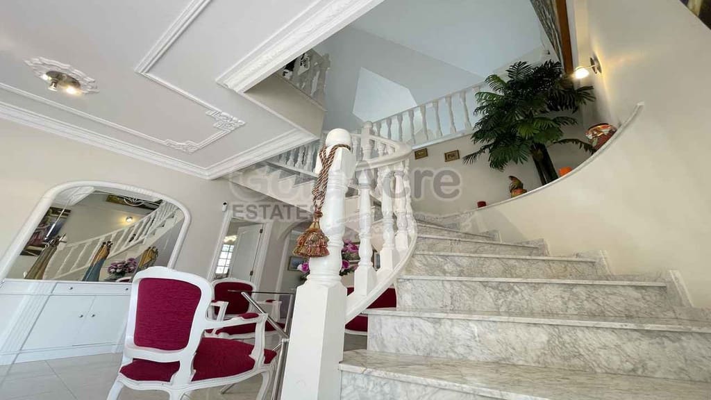 Chalet de 3 habitaciones en Corralejo en venta con piscina garaje - 849.000 € (Ref: 9733372)