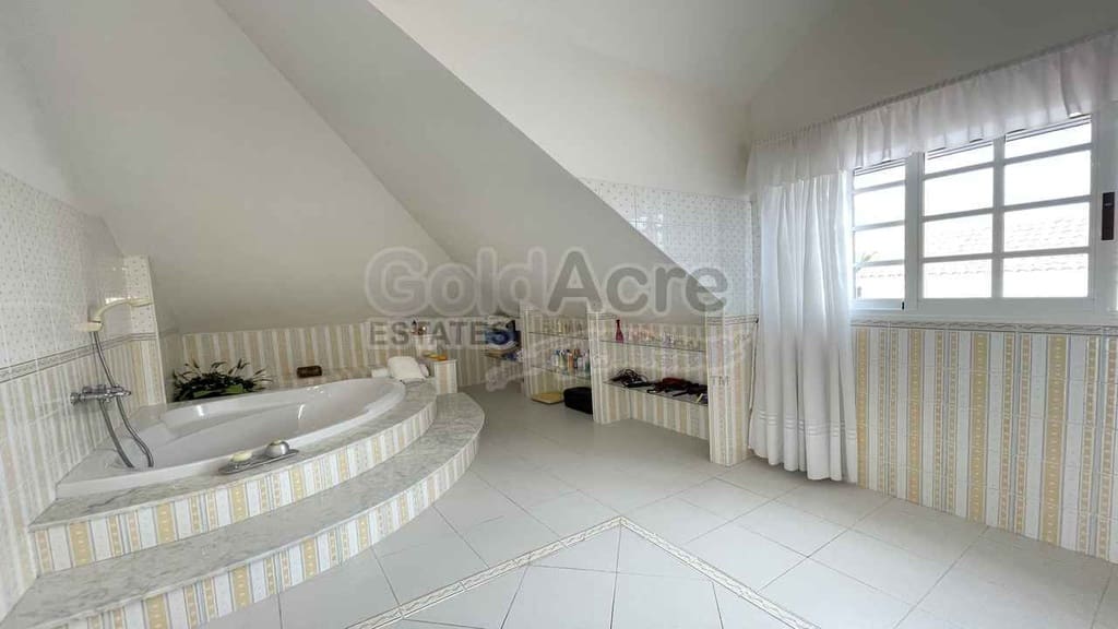Chalet de 3 habitaciones en Corralejo en venta con piscina garaje - 849.000 € (Ref: 9733372)
