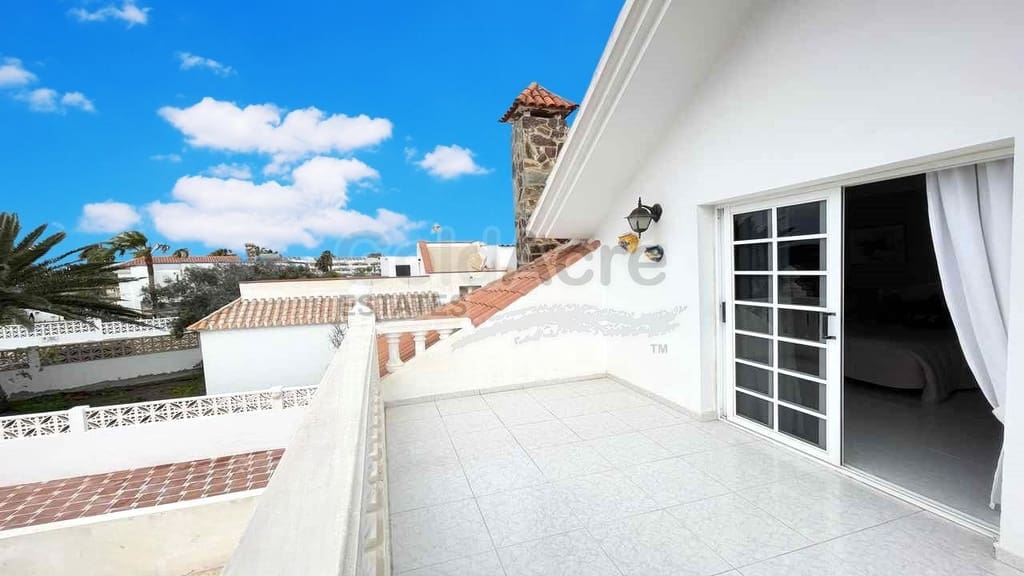 Chalet de 3 habitaciones en Corralejo en venta con piscina garaje - 849.000 € (Ref: 9733372)