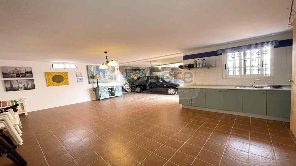 Chalet de 3 habitaciones en Corralejo en venta con piscina garaje - 849.000 € (Ref: 9733372)