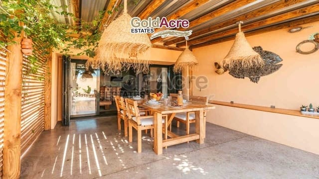 3 makuuhuone Huvila myytävänä paikassa La Oliva - 349 000 € (Ref: 9737933)