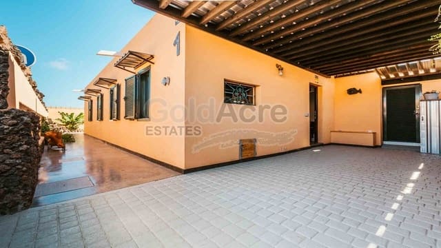 3 makuuhuone Huvila myytävänä paikassa La Oliva - 349 000 € (Ref: 9737933)