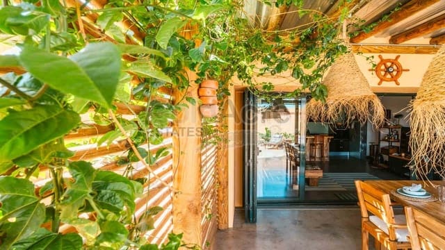 3 makuuhuone Huvila myytävänä paikassa La Oliva - 349 000 € (Ref: 9737933)