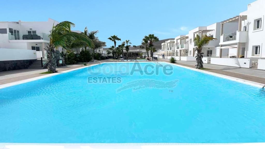 1 bedroom Apartment for sale in Corralejo with pool - € 229,000 (Ref: 9737966)