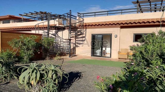 1 soveværelse Villa til salg i Majanicho, La Oliva med swimmingpool - € 169.000 (Ref: 9737968)