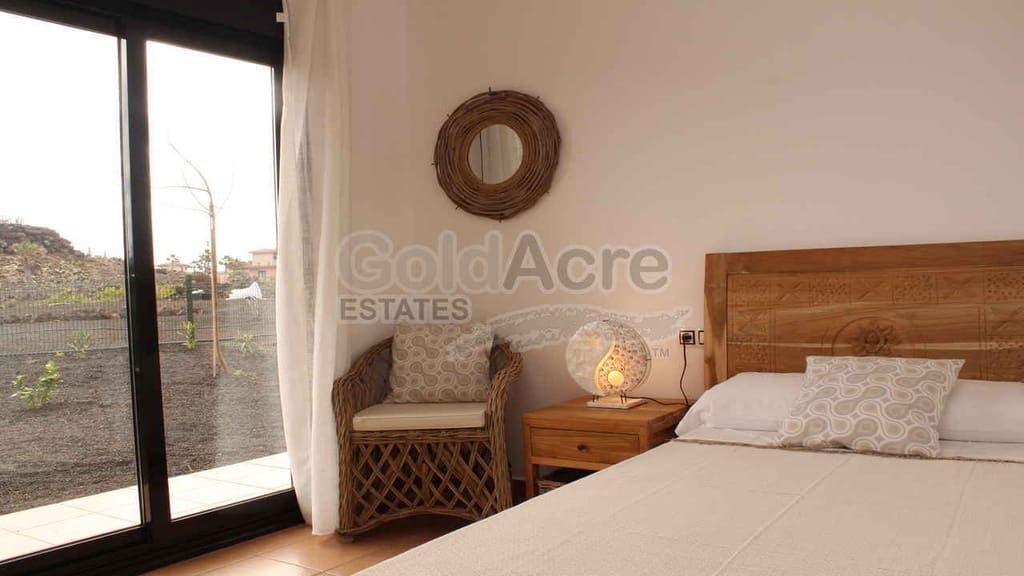 3 bedroom Villa for sale in Majanicho with pool - € 245,000 (Ref: 9737969)