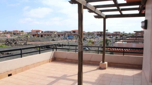 3 sypialnia Willa na sprzedaż w Majanicho, La Oliva z basenem - 245 000 € (Ref: 9737969)