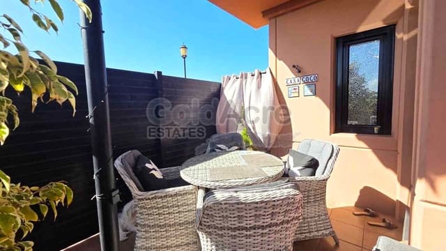 2 soveværelse Villa til salg i Majanicho, La Oliva med swimmingpool - € 289.000 (Ref: 9737971)