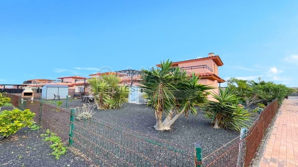 2 quarto Moradia para venda em Majanicho com piscina - 289 000 € (Ref: 9737971)