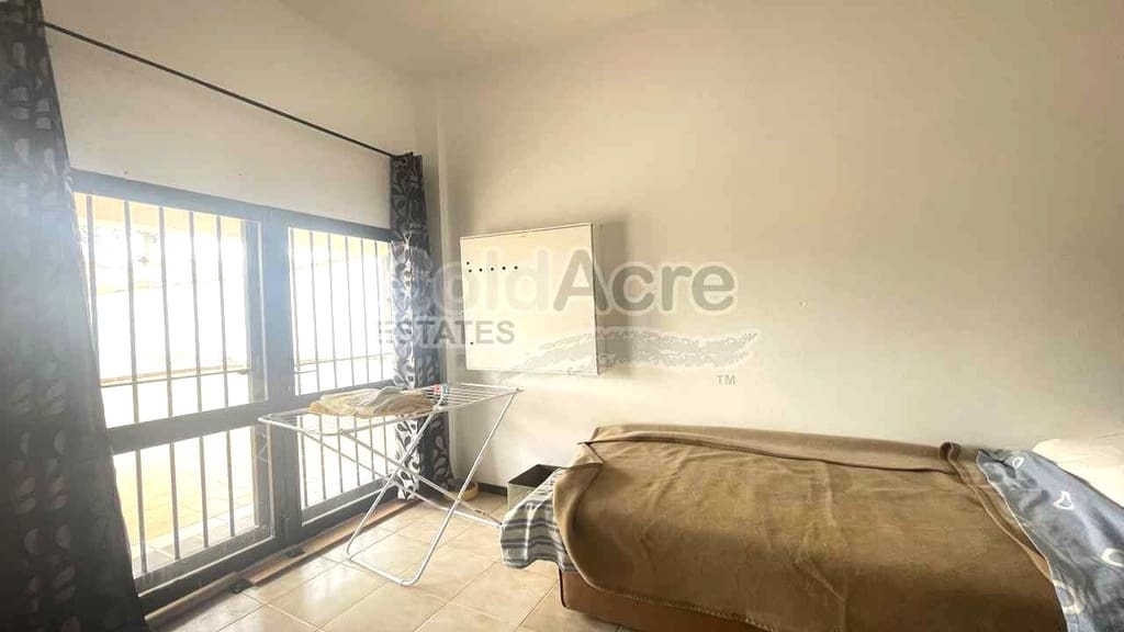 Erhverv til salg i Parque Holandes - € 80.000 (Ref: 9755122)