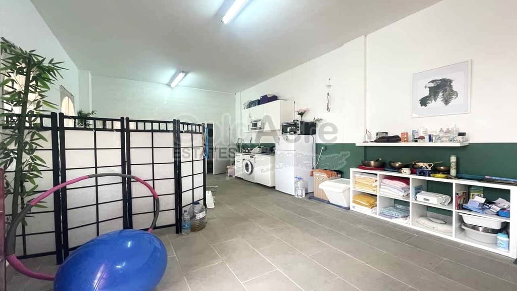 Commercial for sale in Parque Holandes - € 80,000 (Ref: 9755122)