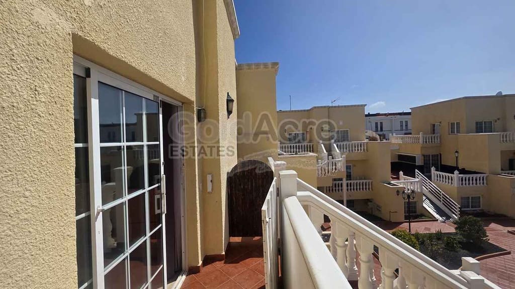 1 bedroom Apartment for sale in Caleta de Fuste with pool garage - € 149,500 (Ref: 9790030)