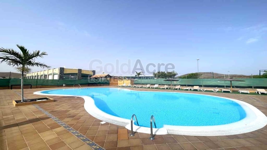 2 sovrum Lägenhet till salu i Corralejo med pool - 249 000 € (Ref: 9790031)