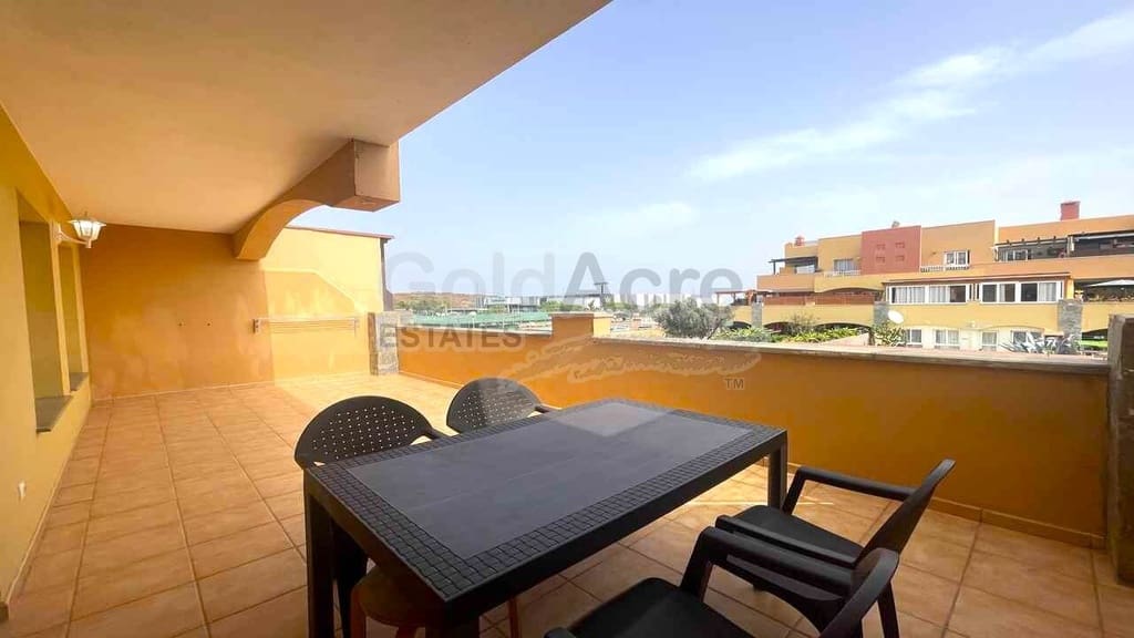 2 sovrum Lägenhet till salu i Corralejo med pool - 249 000 € (Ref: 9790031)