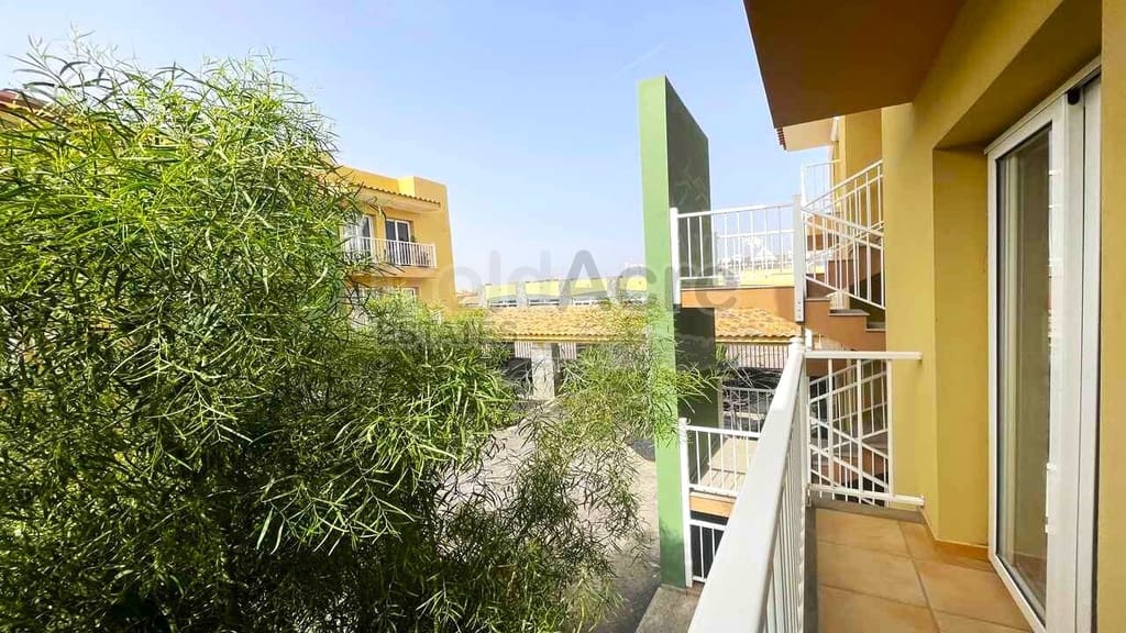 2 sovrum Lägenhet till salu i Corralejo med pool - 249 000 € (Ref: 9790031)